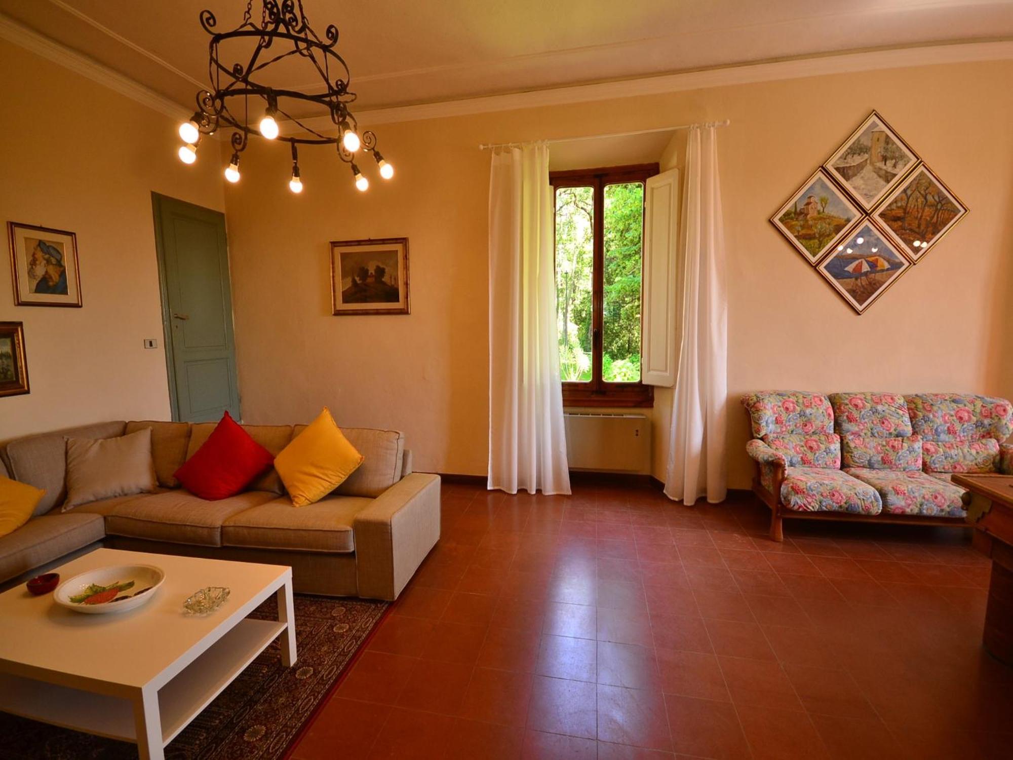 Lovely Holiday Home In Montefiridolfi With Hill View Екстериор снимка
