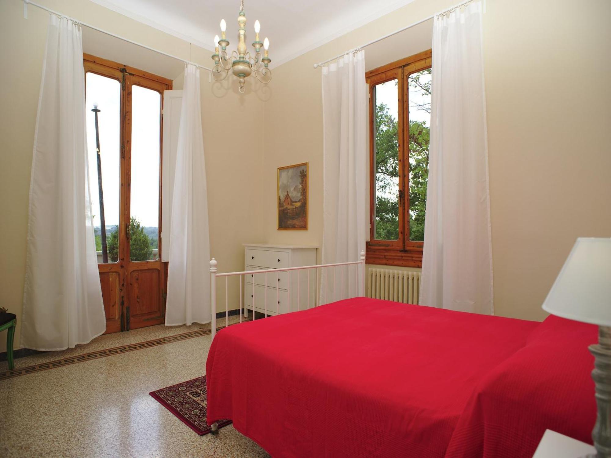 Lovely Holiday Home In Montefiridolfi With Hill View Екстериор снимка