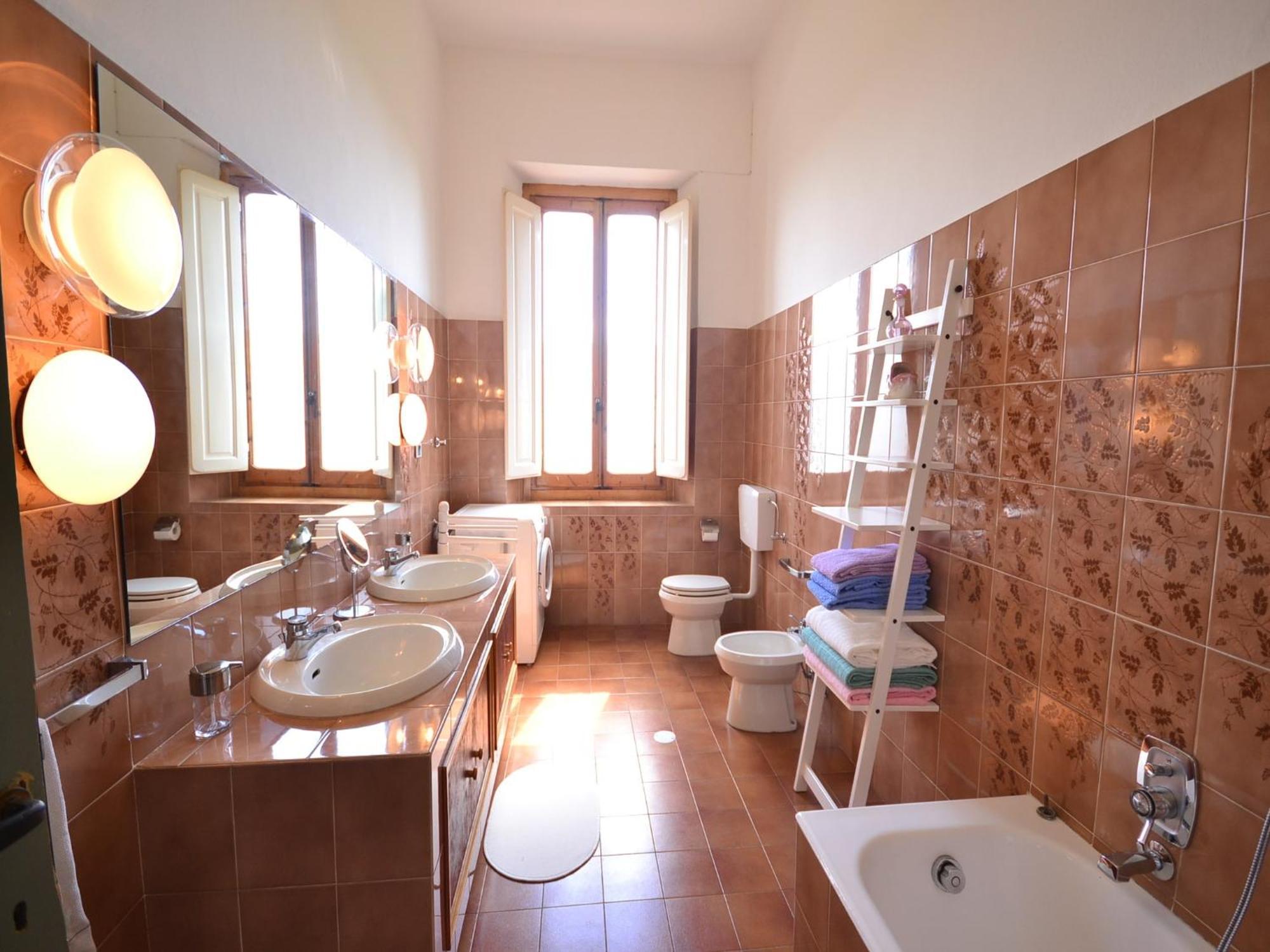 Lovely Holiday Home In Montefiridolfi With Hill View Екстериор снимка
