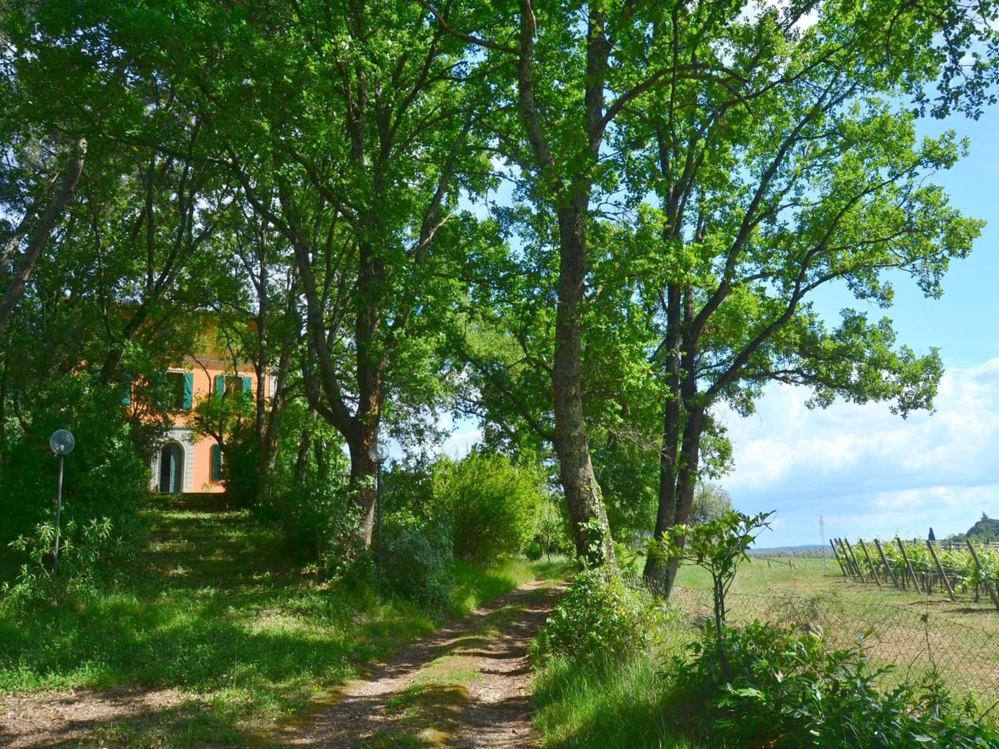 Lovely Holiday Home In Montefiridolfi With Hill View Екстериор снимка